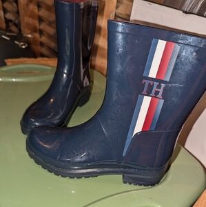Tommy Hilfiger size 7 women rain boots